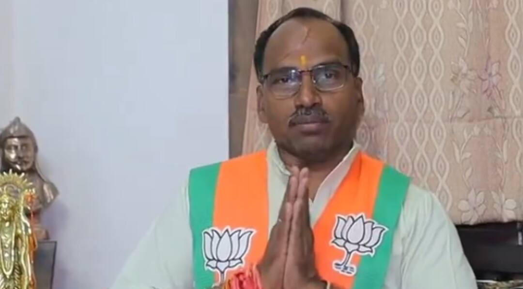 Udaipur MP Manna lal Rawat Meets CM Bhajan Lal Sharma Offers 15 crore rupees for water ANN दिल्ली से लौटे उदयपुर सांसद ने CM भजनलाल से मुलाकात, पानी के लिए रखा 1500 करोड़ का प्रस्ताव