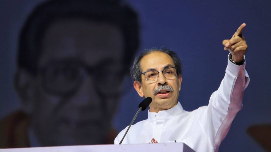 Uddhav Thackeray call meeting for maharashtra Vidhan Sabha and Mumbai Municipal Corporation election Uddhav Thackeray : उद्धव ठाकरेंनी विधानसभा अन् मुंबई मनपासाठी शड्डू ठोकला; बोलावली संपर्कप्रमुखांची बैठक