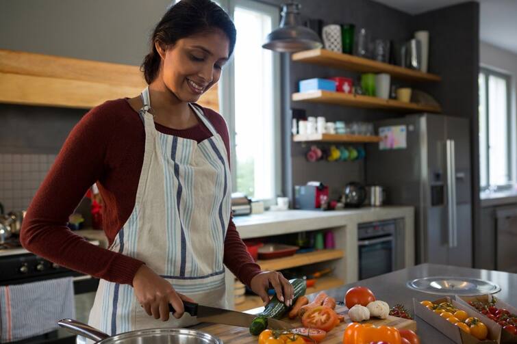 lifestyle food avoid spending too much time in the kitchen this summer try these quick and healthy snacks read in Gujarati જો તમે ઉનાળામાં લાંબા સમય સુધી રસોડામાં રહેવા માંગતા નથી, તો આ ત્રણ હેલ્દી અને ટેસ્ટી બ્રેકફાસ્ટ ઝડપથી બનાવો.