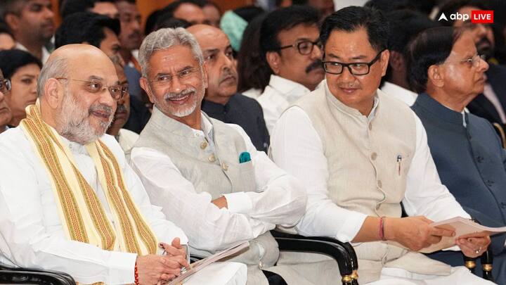 किरेन रिजिजू बौद्ध हैं.