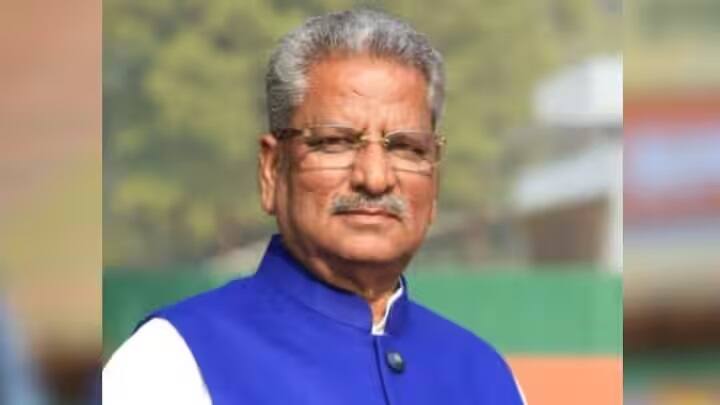 એવું માનવામાં આવે છે કે રાજસ્થાનના રાજ્યસભા સભ્ય અને ભૈરોનસિંહ શેખાવતના શિષ્ય ઓમ માથુર પણ ભાજપના રાષ્ટ્રીય અધ્યક્ષ બનવાની રેસમાં છે. માથુર તેમના ચહેરા પર સ્મિત સાથે તેમના શબ્દો કહેવા માટે જાણીતા છે. તેઓ આરએસએસના પ્રચારક રહ્યા છે અને પીએમ મોદીના ગૃહ રાજ્ય ગુજરાતના પ્રભારી પણ રહી ચૂક્યા છે.