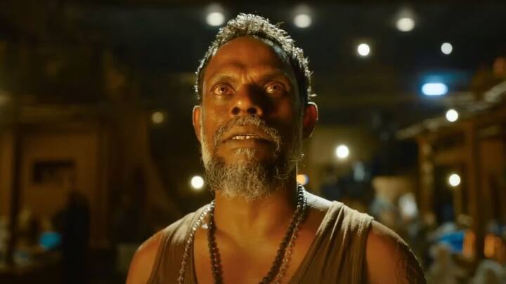 ஜெயிலர் படத்தில் வில்லனாக நடித்து பலரின் மனதில் இடம் பிடித்தவர் மலையாள நடிகர் விநாயகன். இவர் தற்போது தெற்கு வடக்கு என்ற மலையாள படத்தில் ஓய்வு பெற்ற எலக்ட்ரிகல் இன்ஜினியராக நடிக்க உள்ளார்.
