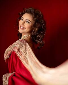 Seerat Kapoor Photo: રેડ સાડીમાં સીરત કપૂરનો જલવો, જુઓ તસવીરો