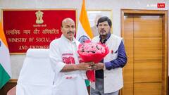 Ramdas Athawale: मोदी सरकार के मंत्री रामदास अठावले संभाल रहे थे पदभार, पूरी भी न कर पाए औपचारिकता और मच गया बवाल