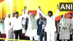 शपथ के बाद इन दो दिग्गजों को मंच के बीचो-बीच ले आए PM, देखें- फिर क्या हुआ