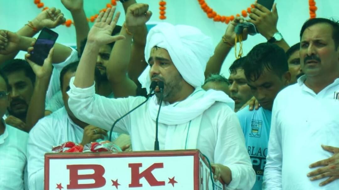 जयंत चौधरी को जिस गांव में बांधी गई थी चौधराहट की पगड़ी वही बिगड़ा खेल! Lok sabha election results 2024 baghpat RLD chief jayant Chaudhary जयंत चौधरी को जिस गांव में बांधी गई थी चौधराहट की पगड़ी वही बिगड़ा खेल!