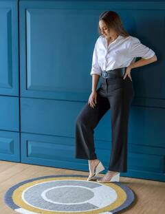 मुंबई में चार बेडरूम के आलीशान अपार्टमेंट में रहती हैं Sonakshi Sinha, एक्ट्रेस के घर का एक-एक कोना है शानदार