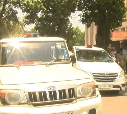 ਪੁਲਿਸ ਨੇ ਤੁਰੰਤ ਹਸਪਤਾਲ ਨੂੰ ਖਾਲੀ ਕਰਵਾਇਆ । ਮਰੀਜ਼ਾਂ ਨੂੰ ਇਥੋਂ ਸ਼ਿਫਟ ਕਰਕੇ ਦੂਜੇ ਹਸਪਤਾਲ ਦੂਜੀ ਬਿਲਡਿੰਗ ਦੇ ਵਿੱਚ ਪਹੁੰਚਾਇਆ ਗਿਆ ਅਤੇ ਸਟਾਫ ਨੂੰ ਵੀ ਤੁਰੰਤ ਬਾਹਰ ਕੱਢਿਆ ਗਿਆ ।