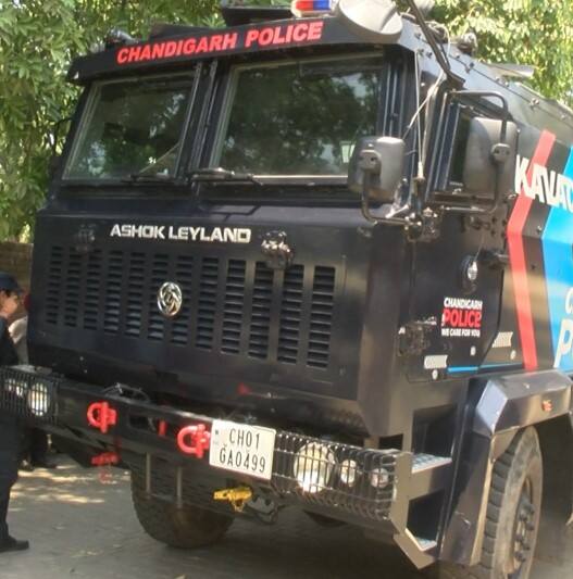 ਮਰੀਜਾਂ ਅਤੇ ਹਸਪਤਾਲ ਦੇ ਸਟਾਫ ਨੂੰ ਤੁਰੰਤ ਬਾਹਰ ਕੱਢਿਆ ਗਿਆ । ਈਮੇਲ ਵਿਚ ਲਿਖਿਆ ਸੀ ਕਿ ਤੁਹਾਡੇ ਹਸਪਤਾਲ ਵਿੱਚ ਬੰਬ ਹੈ ਅਤੇ ਤੁਹਾਨੂੰ ਸਬ ਨੂੰ ਬੰਬ ਨਾਲ ਉੜਾ ਦਿਤਾ ਜਾਏਗਾ ।