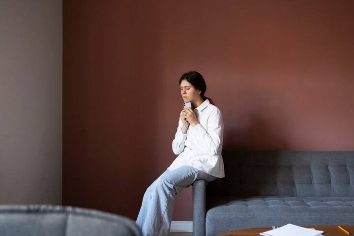 आप अपने माता-पिता को भरोसा दिलाए, कि आप एक जिम्मेदार व्यक्ति हैं और अपने लिए जीवनसाथी चुन सकते हैं.