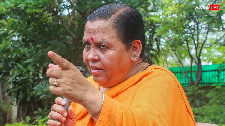 'ट्रूकॉलर' ऐप से नंबर का पता लगाया गया तो पता चला कि एक पाकिस्तान के एम. हुसैन का है और दूसरा नंबर दुबई के अब्बास का है.