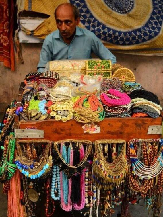 शॉपिंग के लिए बेस्ट हैं मथुरा के ये 3 बाजार