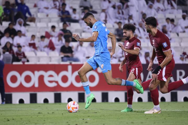 वास्तविक, शेवटच्या क्षणी कतारसाठी युसेफ आयमनने गोल केला. असे वाटले की ते रेषेच्या बाहेर गेले आहे, परंतु रेफरीने गोल वैध घोषित केला. त्यामुळे भारतीय संघ इतिहास रचण्यात मुकला.