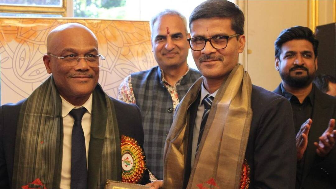 ABP News Executive Editor Indrajeet Rai Gets 'Bharat Gaurav Award' In France ABP News Executive Editor Indrajeet Rai Gets 'Bharat Gaurav Award' In France