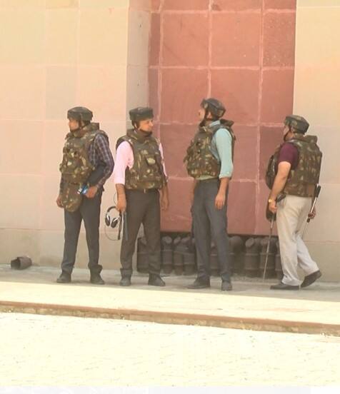 ਹਸਪਤਾਲ ਦੀ ਡਿਪਟੀ ਮੈਡੀਕਲ ਸੁਪਰੀਟੈਂਡੈਂਟ ਅਪਰਾਜਿਤਾ ਲੁਬਾਣਾ ਨੇ ਦਸਿਆ ਕਿ ਸਵੇਰੇ 10 ਵਜੇ ਦੇ ਕਰੀਬ ਇਹ ਮੇਲ ਆਈ ਸੀ । ਜਿਸ ਤੋ ਬਾਅਦ ਤੁਰੰਤ ਹੀ ਹਸਪਤਾਲ ਦੀ ਆਥਾਰਿਟੀ ਨੂੰ ਸੁਚਿਤ ਕੀਤਾ ਗਿਆ । ਅਤੇ ਪੁਲਿਸ ਨੇ ਮੋਕੇ ਤੇ ਪਹੁੰਚ ਕੇ ਕਾਰਵਾਈ ਕੀਤੀ । ਬੰਬ ਨਿਰੋਧਕ ਦਸਤੇ ਨੇ ਵੀ ਆਪਣੀ ਜਾਂਚ ਸ਼ੁਰੂ ਕੀਤੀ ਹੈ ।