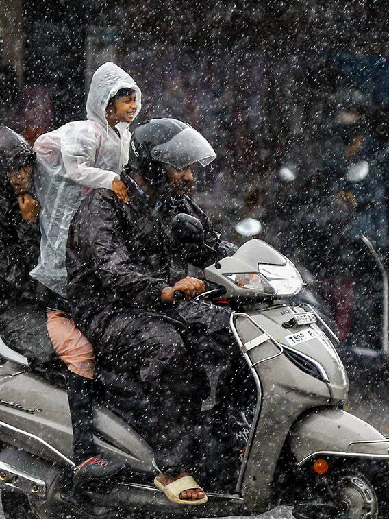 Rain Alert: यहां शुरू हो रहा है झमाझम बारिश का दौर