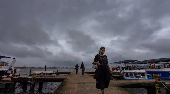 मौसम विभाग ने कहा कि अगले दो दिनों में दक्षिण-पश्चिम मानसून तेलंगाना और महाराष्ट्र के और अधिक जिलों को कवर करने वाला है.