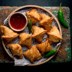 Samosa Recipe : ਜੇਕਰ ਤੁਸੀਂ ਵੀ ਘਰ 'ਚ ਸਮੋਸੇ ਬਣਾਉਣਾ ਚਾਹੁੰਦੇ ਹੋ ਤਾਂ ਇਸ ਆਸਾਨ ਰੈਸਿਪੀ ਨੂੰ ਅਪਣਾਓ।