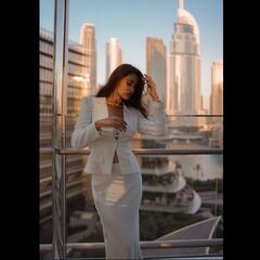 Disha Patani Photo: બોલી લુકમાં ક્લિવેજ ફ્લોન્ટ કરતી જોવા મળી દિશા પટની