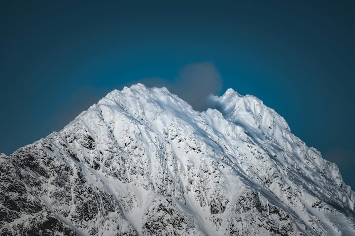 दरअसल लद्दाख को भारत का कोल्ड रेगिस्तान कहा जाता है. इस इलाके में गर्मी में भी आपको ठंड का एहसास होगा.