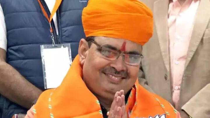 तो बता दें फिलहाल राजस्थान में सबसे सस्ता गैस सिलेंडर मिलता है. 14.2 किलोग्राम के घरेलू गैस सिलेंडर की कीमत राजस्थान मे 500 रुपये के आसपास है.