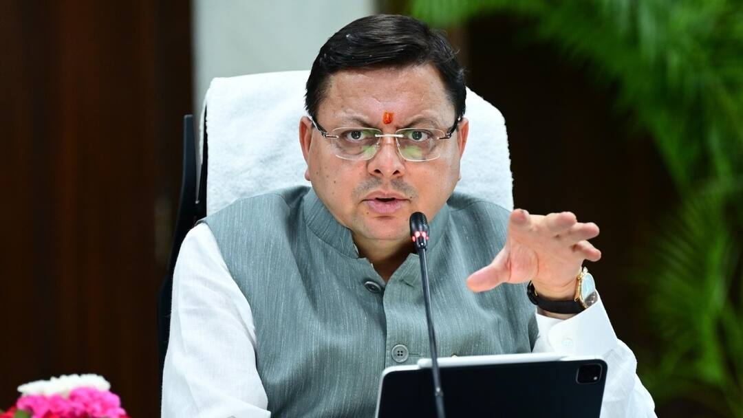 Almora Forest Fire Four forest workers died extinguishing CM Pushkar Singh Dhami announced 10 Lakh Compensation ann जंगल की आग बुझाने गए चार वनकर्मियों की झुलसकर मौत, सीएम धामी ने किया आर्थिक मदद का ऐलान