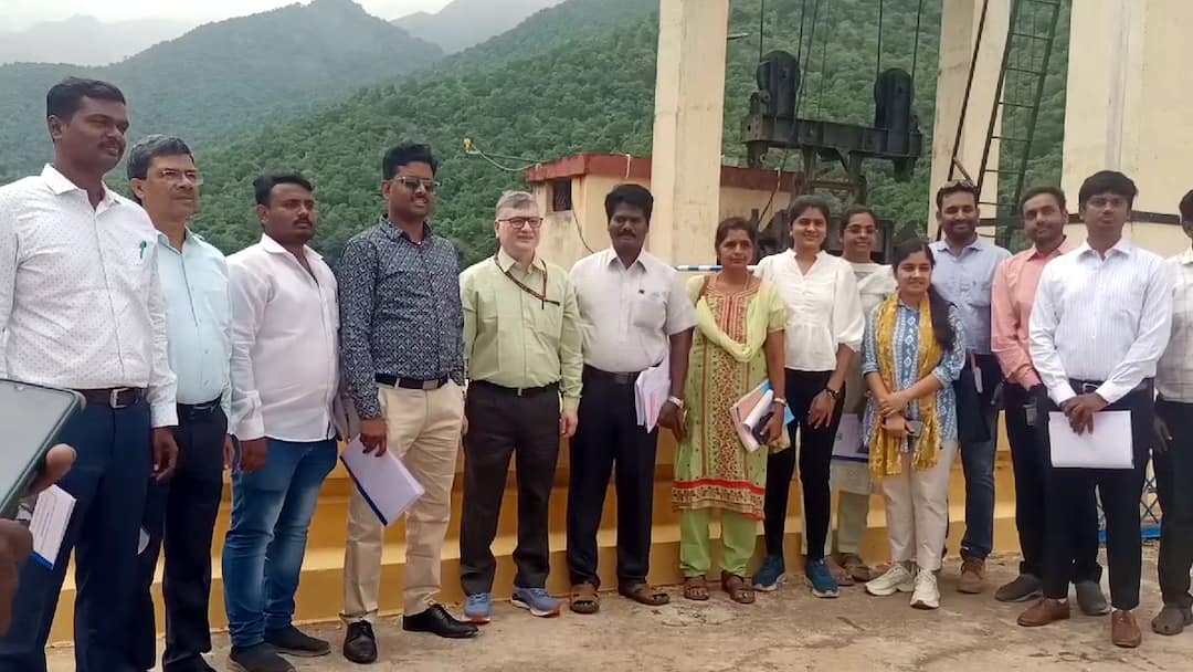 பெரியகுளம் சோத்துப்பாறை அணையின் தரம் குறித்து 10 பேர் கொண்ட குழுவினர் நேரில் ஆய்வு