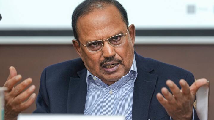 अजित डोभाल को एक बार फिर राष्ट्रीय सुरक्षा सलाहकार (NSA) बनाया गया है. 2014 में अजित डोभाल को NSA की जिम्मेदारी दी गई थी. 2019 में भी उनके कार्यकाल को बरकरार रखा गया. अजित डोभाल राष्ट्रीय सुरक्षा सलाहकार के पद पर लगातार तीसरी बार नियुक्त किया गया है.