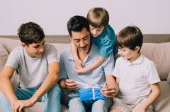Father's Day 2024: પિતાને ગિફ્ટ કરવા માટે શું છે સૌથી બેસ્ટ વસ્તુ, નહી જાણતા હોય તમે