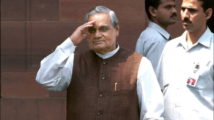 दरअसल, राष्ट्रीय सुरक्षा सलाहकार का यह पद 19 नवंबर 1998 को अटल बिहारी बाजपेयी के नेतृत्व वाली तत्कालीन NDA सरकार ने बनाया था. प्रधानमंत्री के तत्कालीन प्रधान सचिव ब्रजेश मिश्रा को भारत का पहला राष्ट्रीय सुरक्षा सलाहकार नियुक्त किया गया था. वह पांच वर्ष और 185 दिन तक इस पद पर बने रहे.