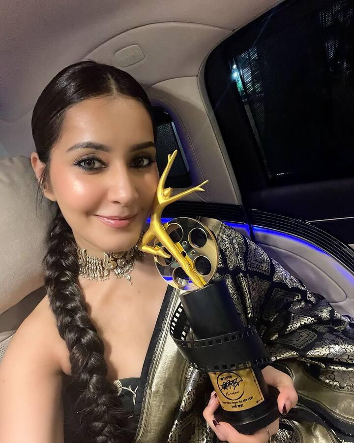 రాశి ఖన్నా లేటెస్ట్ ఫోటోలు(Images Source : Instagram/Raashi Khanna)