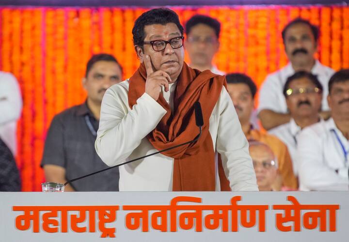 उद्धव ठाकरेंबद्दल लोकांच्या मनात राग आहे. जनता मनसेची वाट बघत आहे, असे राज ठाकरे म्हणाले.