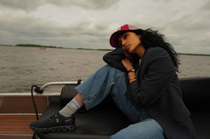 మలయాళంలో 'కురుప్', తెలుగులో 'మేజర్', తమిళంలో 'పొన్నియన్ సెల్వన్' సినిమాల్లో నటించింది శోభిత. సినిమాల్లో కన్నా నాగచైతన్యతో అఫైర్స్ విషయంలోనే ఎక్కువ పాపులర్ అయింది