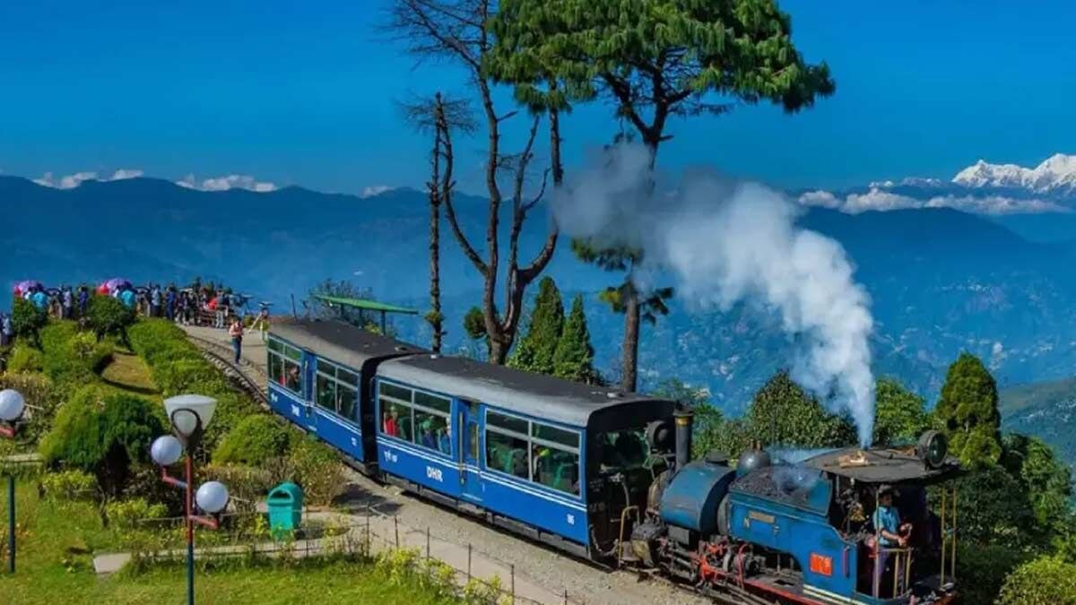 Travel : एकटा जीव..सदाशिव! भारतात पहिल्यांदाच Solo trip ला जाताय? 'या' ठिकाणांना भेट द्या, वेगळाच अनुभव येईल