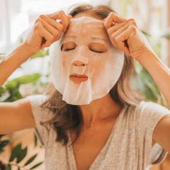 Sheet Mask : ਕੈਮੀਕਲ ਸ਼ੀਟ ਮਾਸਕ ਦੀ ਬਜਾਏ ਘਰ 'ਚ ਹੀ ਇਨ੍ਹਾਂ ਚੀਜ਼ਾਂ ਨਾਲ ਤਿਆਰ ਕਰੋ ਖੁਦ ਦੀ ਸ਼ੀਟ ਮਾਸਕ