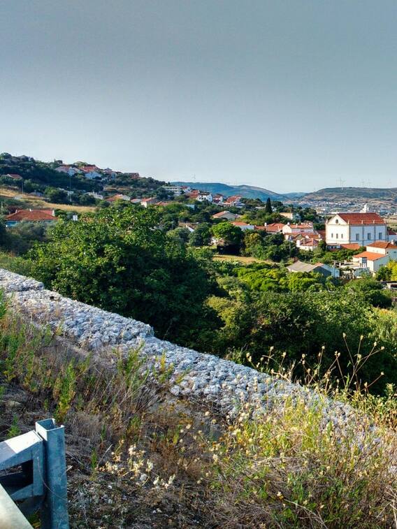 दो देशों में बंटा हुआ है ये गांव