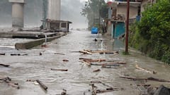 Sikkim Floods: প্রবল বৃষ্টির জেরে সিকিমের বিভিন্ন জায়গায় ভূমিধসে বন্ধ একাধিক রাস্তা, বিপাকে পর্যটকরা