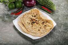 Food Recipe: क्या आप भी रात की बची रोटी को फेंक देते हैं? तो इस तरीके से करें बासी रोटी का इस्तेमाल