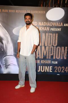 Chandu Champion Screening: डेशिंग लुक में पहुंचे ‘चंदू चैपियन’, तो शॉर्ट ड्रेस में दिखीं मॉम टू बी ऋचा चड्ढा, टाइगर समेत ये सितारे भी हुए शामिल