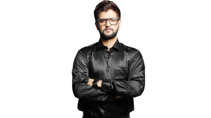 এই গল্পের শুরু হয় এক লেখকের জীবন নিয়ে, যিনি তার পেশায় কিছুই করে উঠতে পারেননি। ব্যর্থ এই লেখক থাকেন পাটায়াতে।