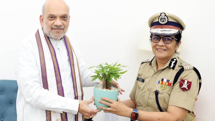 CISF Director General Neena Singh met Amit Shah and congratulated him on taking over as the Union Home Minister again.