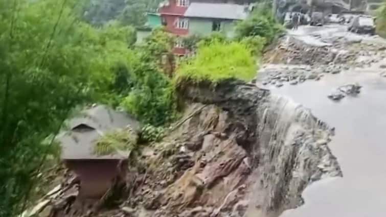 6 Dead, 1,500 Tourists Stranded As Heavy Rains Wreak Havoc In Sikkim, Landslides Cut Off Key Routes sikkim floods landslides Mangan River Teesta 6 Dead, 1,500 Tourists Stranded As Heavy Rains Wreak Havoc In Sikkim, Landslides Cut Off Key Routes