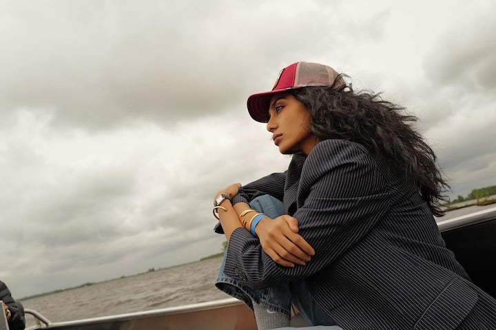 హాలీవుడ్ మూవీ ‘మంకీ మేన్‌’లో నటిస్తోంది తెలుగుమ్మాయ్ శోభితా ధూళిపాళ. స్లమ్ డాగ్ మిలియనీర్ ఫేం దేవ్ పటేల్ ఈ మూవీకి దర్శకుడు... శోభితకి ఇదే ఫస్ట్ హాలీవుడ్ మూవీ..