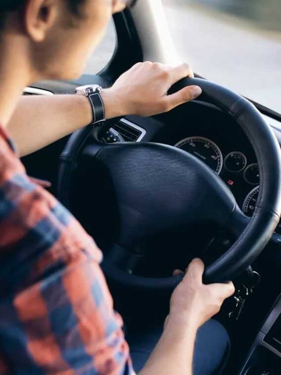 किन लोगों का 18 साल में नहीं बनता ड्राइविंग लाइसेंस?