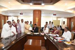 बारामतीला 2 खासदार, सुनेत्रा पवारांची संसदेत बॅकडोअर एन्ट्री, उमेदवारी अर्ज भरला!