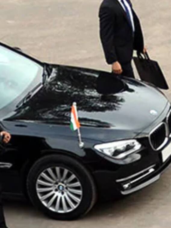 किन लोगों की कार पर नहीं होता है नंबर?