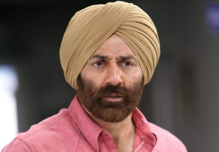 अनुराग सिंह के निर्देशन में इस फिल्म को बनाया जाएगा. वहीं जेपी दत्ता और निधि दत्ता इस फिल्म का निर्माण संभालेंगे. हालांकि, फिल्म को लेकर इसके अलावा कोई बड़ी अपडेट नहीं आई है.