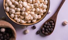 Makhana Snacks: ਮਖ਼ਾਨੇ ਤੋਂ ਬਣਾਓ ਇਹ ਸਵਾਦਿਸ਼ਟ ਸਨੈਕਸ, ਖਾਣ ਚ ਵੀ ਲੱਗਣਗੇ ਮਜ਼ੇਦਾਰ