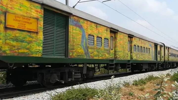 लेकिन वहीं आप फर्स्ट एसी से ट्रेन से सफर करते हैं तो, दूरंतो में आपको 5150 रुपये देने होंगे. इसके अलावा अगर आप राजधानी से सफर करते हैं तो आपको 5360 रुपये देने होंगे और अगर आप तेजस एक्सप्रेस से जाते हैं तो आपको 5275 चुकाने होंगे.