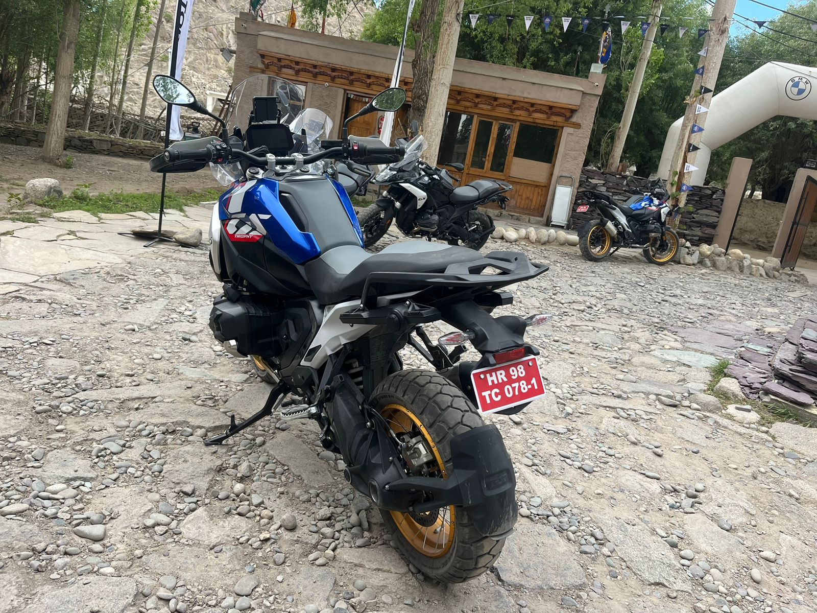 तस्वीरों में देखिए नई BMW R 1300 GS का फर्स्ट लुक रिव्यू, पहले से ज्यादा हल्की और पॉवरफुल